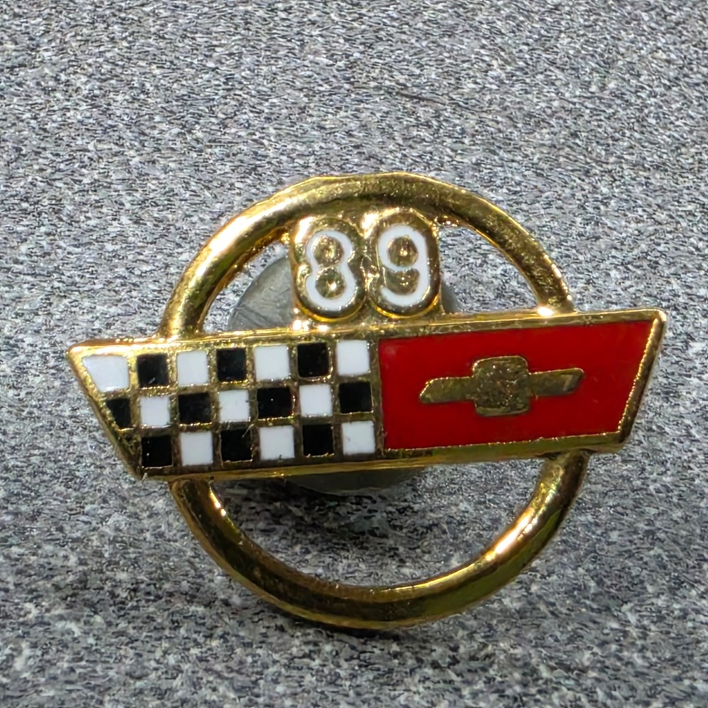 Chevrolet Corvette Pin Gold Excellent 1989 C4 Logo Enamel Vette